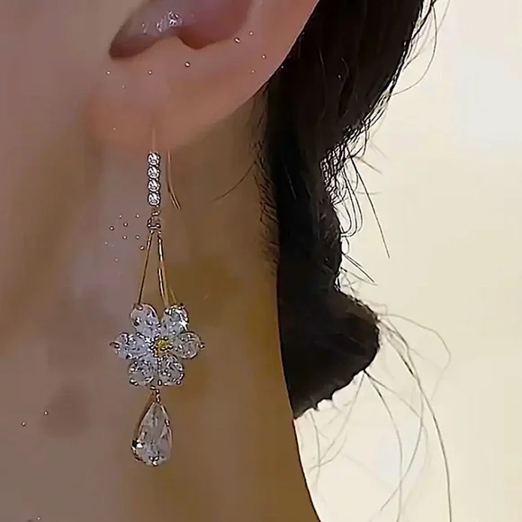 Gold Daisy Crystal Dangle Earrings Flower Water Drop - Picture 4 of 6